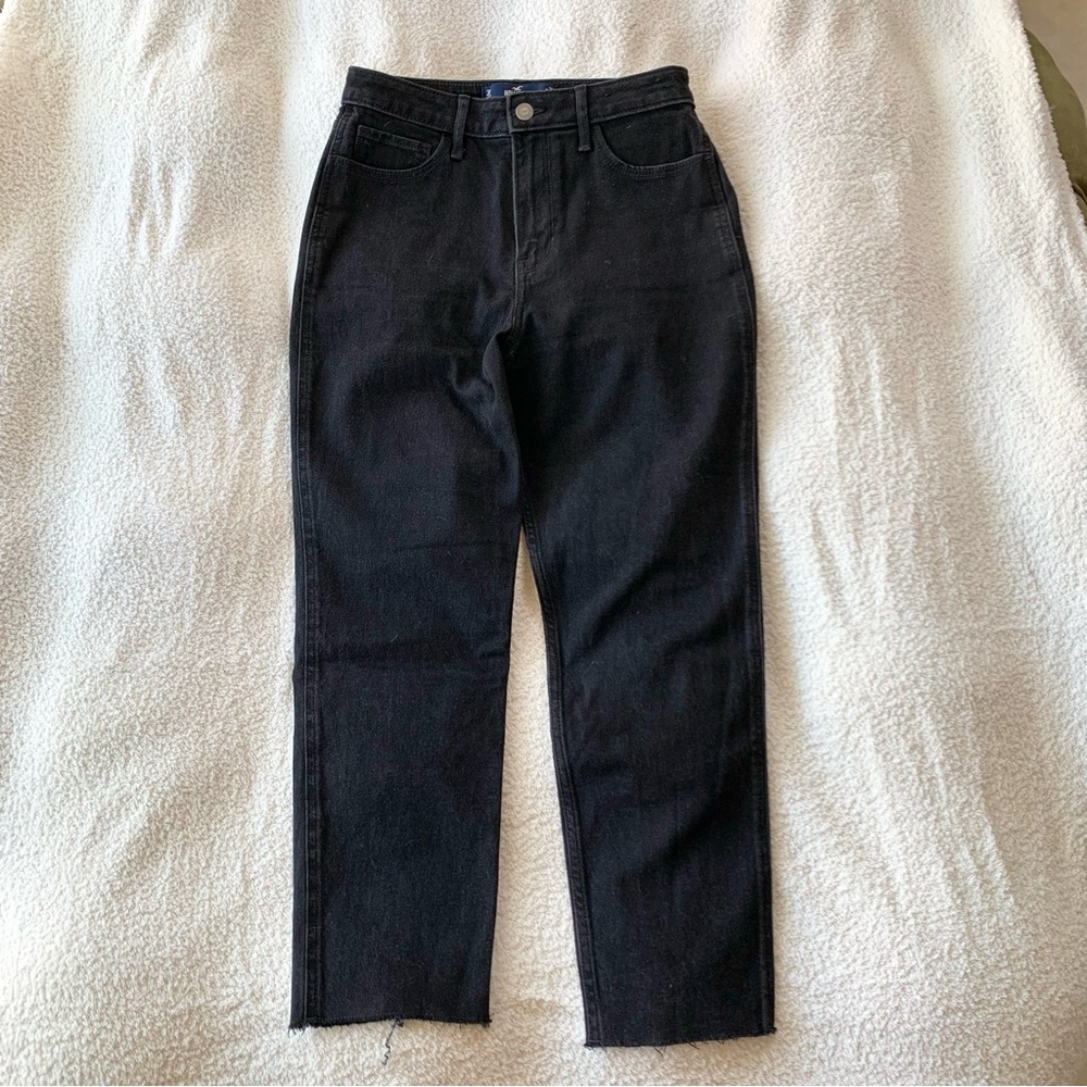 Hollister Vintage High Rise Straight Leg Mom Jeans